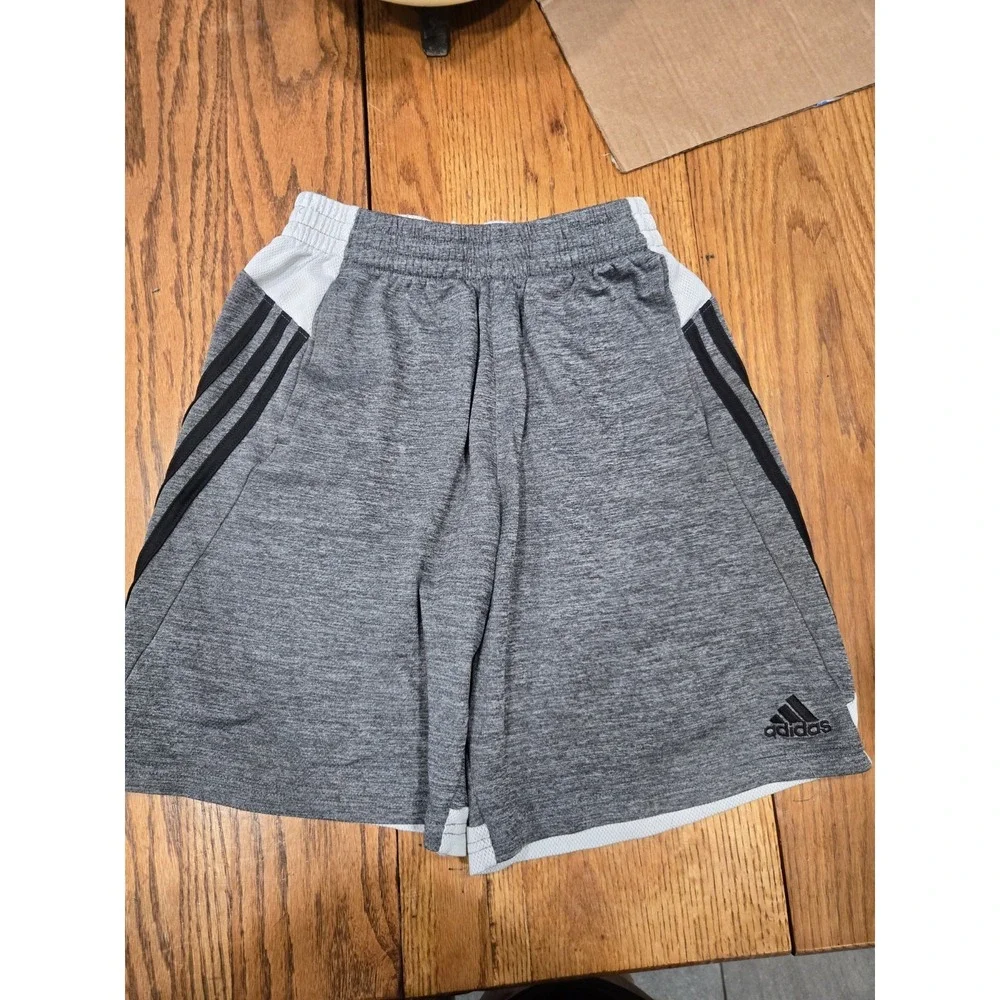 Adidas Climalite Boys Gray Athletic Shorts Size L 14-16 Mesh Lined 3 Stripe